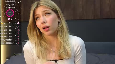 Snapshot of rainauge chatting on 02.20.25 Lisa online show from 02.20.25