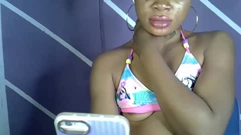 Snapshot of rainbow_baby26 chatting on 09.25.25 rainbow baby26 online show from 09.25.25