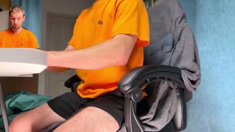 Snapshot of rainbow_farmer_james chatting on 09.19.25 Rainbow James online show from 09.19.25