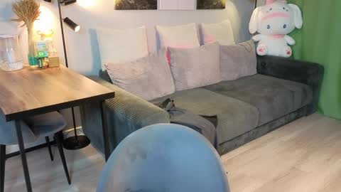 rainevi online show from 04.04.26