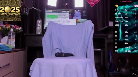 Laura online show from 01.03.25