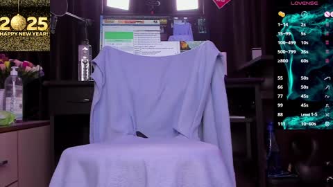 Laura online show from 01.04.25