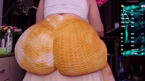 Laura online show from 01.10.25