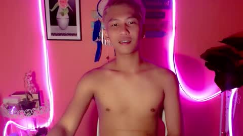 Snapshot of ralfhuge24 chatting on 09.19.25 ralfhuge24 online show from 09.19.25