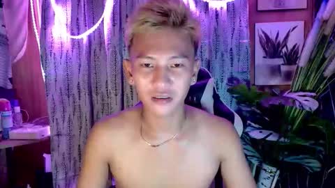 Snapshot of ralfhuge24 chatting on 10.16.25 ralfhuge24 online show from 10.16.25