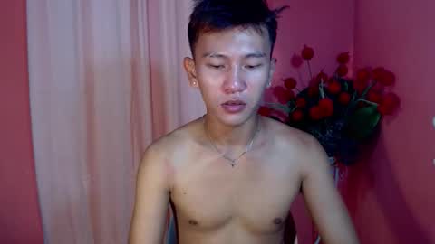 Snapshot of ralfhuge24 chatting on 11.25.25 ralfhuge24 online show from 11.25.25