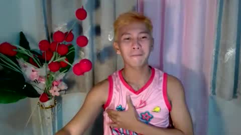 Snapshot of ralfhuge24 chatting on 12.05.25 ralfhuge24 online show from 12.05.25