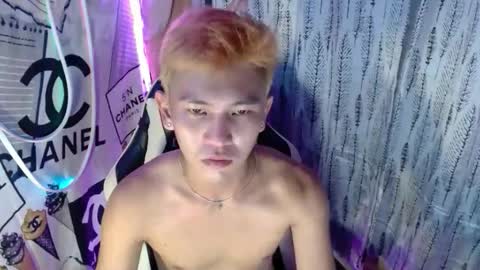 Snapshot of ralfhuge24 chatting on 12.14.25 ralfhuge24 online show from 12.14.25