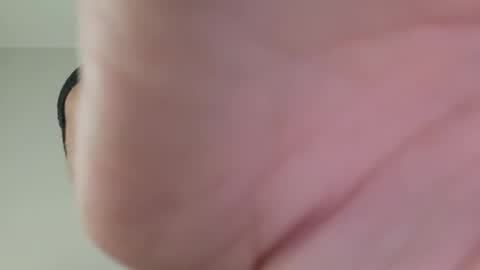 Snapshot of raluca_fr chatting on 10.20.25 raluca_fr online show from 10.20.25