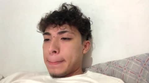 Snapshot of ramiroo2312 chatting on 02.26.25 ramiroo2312 online show from 02.26.25