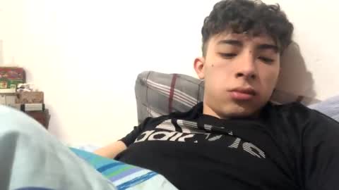 Snapshot of ramiroo2312 chatting on 10.27.25 ramiroo2312 online show from 10.27.25