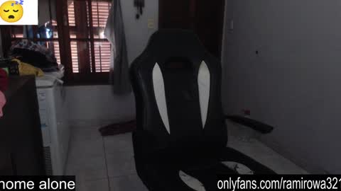 Snapshot of ramisexyloveyou chatting on 01.21.25 Ramiro online show from 01.21.25