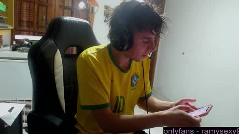 Snapshot of ramisexyloveyou chatting on 11.07.25 Ramiro online show from 11.07.25