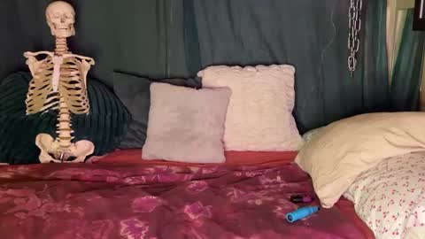    RAMONA Q   online show from 12.09.24