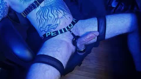 Snapshot of ramsheadbigmuff chatting on 10.12.25 ramsheadbigmuff online show from 10.12.25