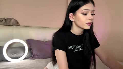 Snapshot of randiburt chatting on 10.26.25 Luna online show from 10.26.25