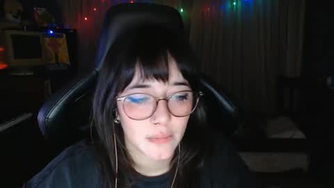 randomegirl666 online show from 04.23.26