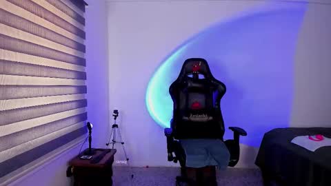 Snapshot of ransoj chatting on 11.05.25 Jonas online show from 11.05.25