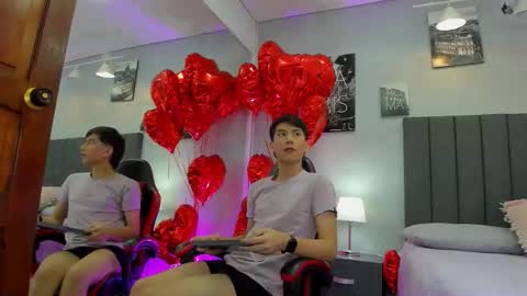 Snapshot of raphael_nyon chatting on 02.24.26 Raphael Nyon online show from 02.24.26