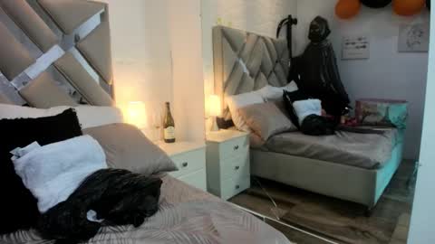 Raquel Moore  online show from 10.29.25