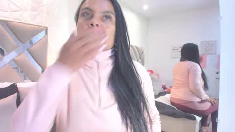 Raquel Moore  online show from 03.30.26