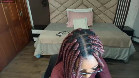 Raquel online show from 02.18.25