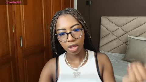 Raquel online show from 10.06.25