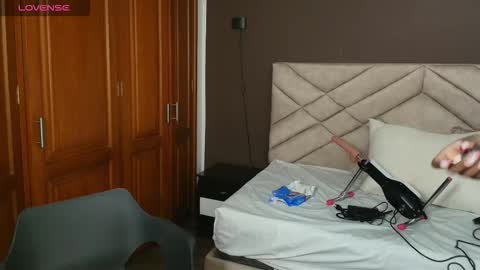 Raquel online show from 10.09.25