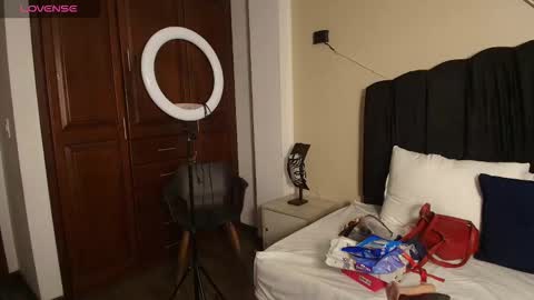 Raquel online show from 10.12.25