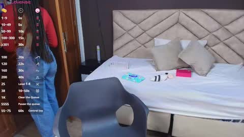 Raquel online show from 11.22.25