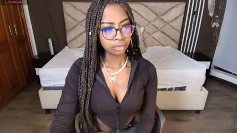 Raquel online show from 11.29.25