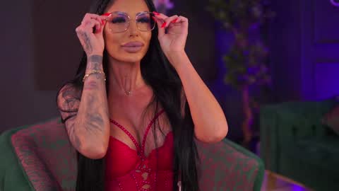 Raquelle online show from 12.27.24