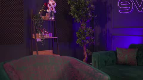 Raquelle online show from 12.28.24