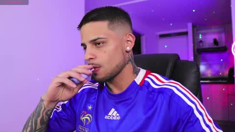 Snapshot of rausch77 chatting on 12.24.24 rausch77 online show from 12.24.24