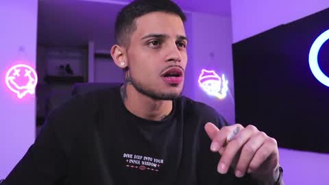 Snapshot of rausch77 chatting on 01.14.25 rausch77 online show from 01.14.25