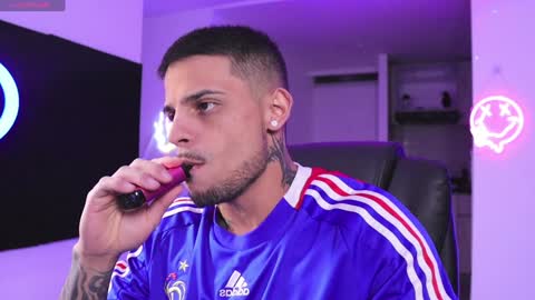 Snapshot of rausch77 chatting on 01.22.25 rausch77 online show from 01.22.25