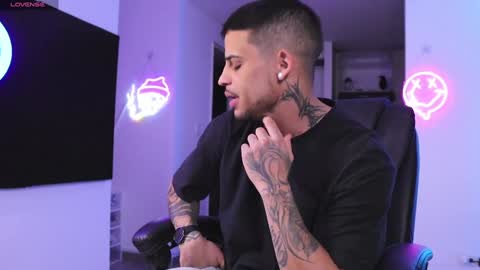 Snapshot of rausch77 chatting on 01.23.25 rausch77 online show from 01.23.25