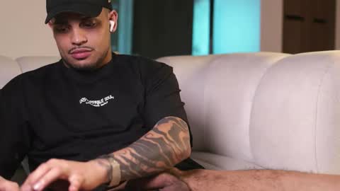 Snapshot of rausch77 chatting on 12.15.25 rausch77 online show from 12.15.25