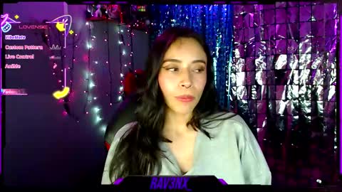   online show from 12.04.25