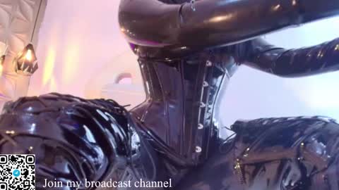 Snapshot of rave_paradise chatting on 11.06.25 online show from 11.06.25