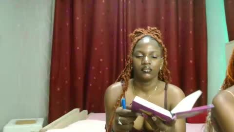 Snapshot of raven_luxe chatting on 03.29.26 Raven online show from 03.29.26