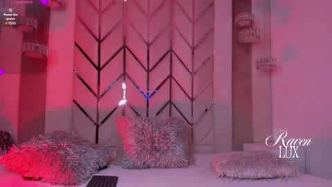 Snapshot of raven_luxx chatting on 04.19.26 RAVEN online show from 04.19.26