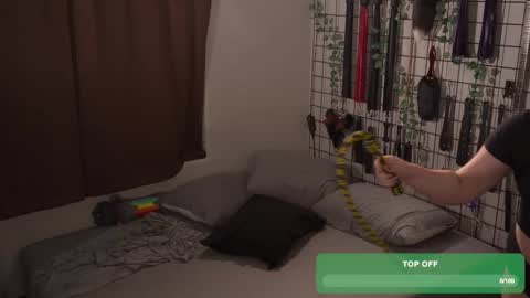 Snapshot of raven_risque chatting on 12.08.24 Raven online show from 12.08.24