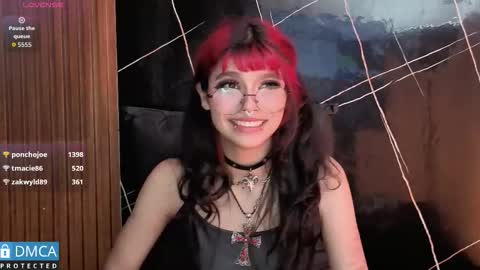 raven_rox_ online show from 02.26.26