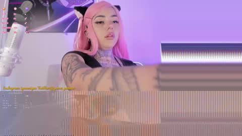 Snapshot of raven_sakura chatting on 11.25.25 . online show from 11.25.25