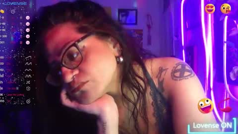 Snapshot of ravenandsin chatting on 10.18.25 Raven online show from 10.18.25