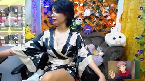 Snapshot of ravenn_20 chatting on 02.18.25 RavenN online show from 02.18.25