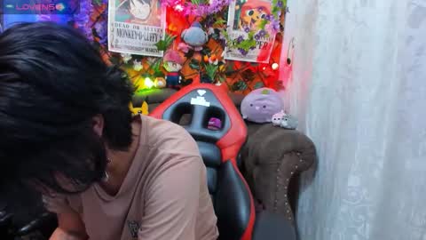 Snapshot of ravenn_20 chatting on 10.16.25 RavenN online show from 10.16.25