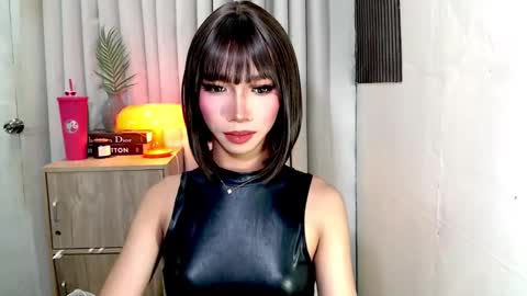 Snapshot of ravennax chatting on 11.28.25 ravennaxx online show from 11.28.25