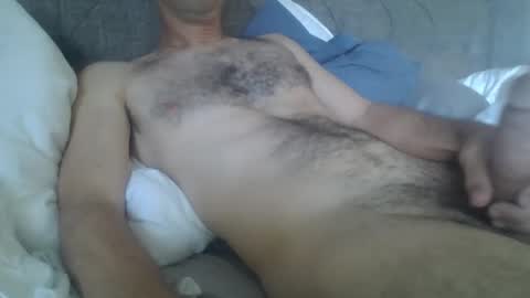 Snapshot of ravenscock chatting on 01.09.26 HotMAGNUMdad online show from 01.09.26